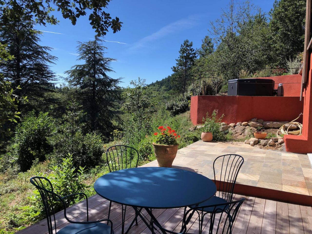 Reve D'Etoiles Bed & Breakfast Saint-Laurent-de-Cerdans Exterior photo